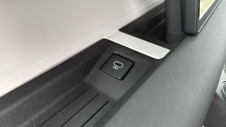 Land Rover Defender 90 Diesel 3.0 D250 Hard Top SE Auto